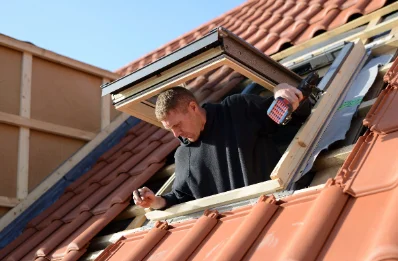 Pose de fenêtres de toit Velux à Lebetain